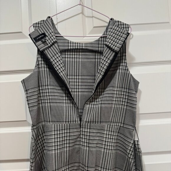 Le Château Gray Plaid Sleeveless Blouse – Classic Workwear Top Large - Picture 6 of 7